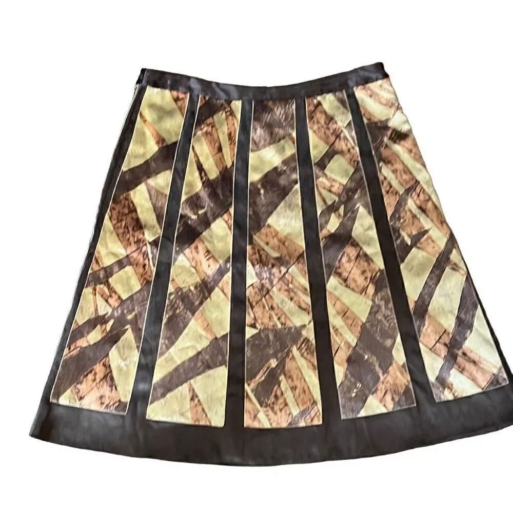 Company Ellen Tracy, silk blend skirt, size 4.